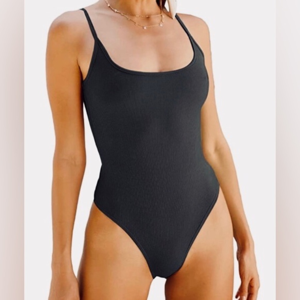 NWT Verdusa Ribbed Spaghetti Strap Bodysuit